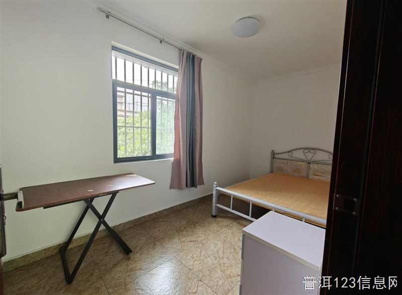 【住房出租】普洱思茅老二小对面三居室住房出租，房屋翻新后第二次出租房子整洁，适合陪读居住